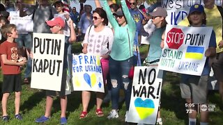 Tampa Bay group shows support for Ukraine and protest Russia's invasion