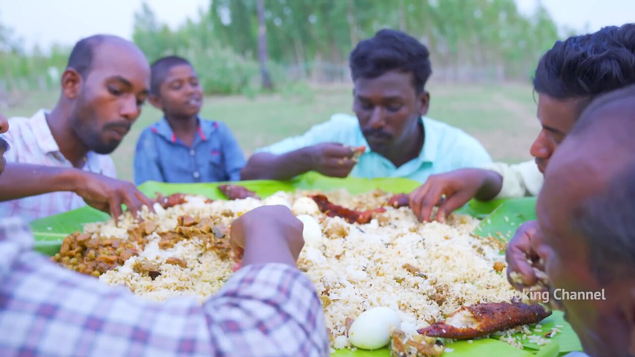 VILLAGE MARRIAGE FOOD | Mutton Curry | Fish Fry | Boiled Egg Raththa ...