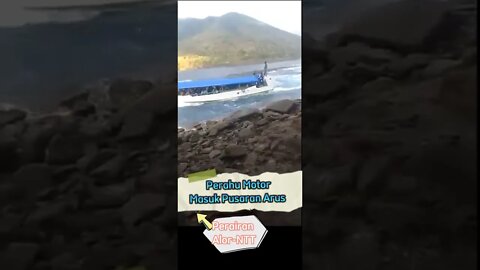 Perahu Motor masuk dalam Pusaran Arus Laut #shorts #shortvideo