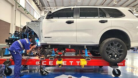 Next-Gen Ford Everest front accident repair. Chassis alignment.