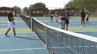 Land O'Lakes student creates adaptive tennis program