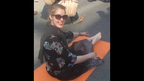 Luodong Massages Beautiful Blonde White Woman On Sidewalk