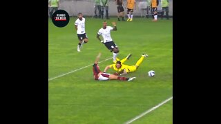 Assistência de Arrascaeta para gol do Pedro.