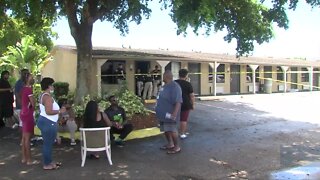 Woman fatally shot at Lantana motel