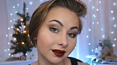 GOLD EMBELLISHED Classic Christmas Eyeshadow Look w/ Red Lip | Golden Eyeshadow Look w/ Rock Candy