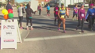 Thousands take part in Tulsa Route 66 Marathon