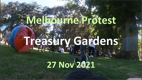 27 Nov 2021 - Melbourne Protest 05: Listening to Topher Field at Treasury Gardens