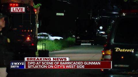 Detroit police on scene of barricaded gunman on west side