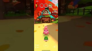 Mario Kart Tour - Strawberry Donut Gameplay (Los Angeles Tour Gift Reward Glider)