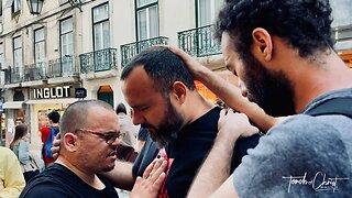 God will save you. You just have to pray. | Lisbon, Portugal preaching | Rua do Carmo