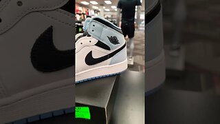 🚨Jordan 1 Mid SE Ice Blue (Gs) (2023) Check Your Local Hibbett🚨#shorts #jordan1 #sneaker