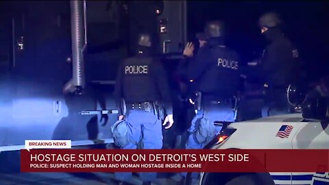 Detroit police: Gunman takes hostages inside home