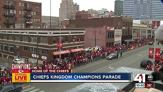 Chiefs fans pack parade route along Grand Bouelvard