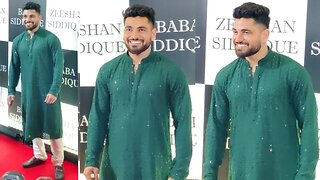 Shiv Thakare In Green Kurta & White Paiyama Arrive At Baba Siddiqui Iftar Party 2023