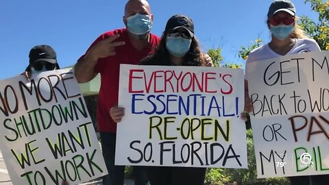 Workers hold protest in West Palm Beach demanding South Florida reopen