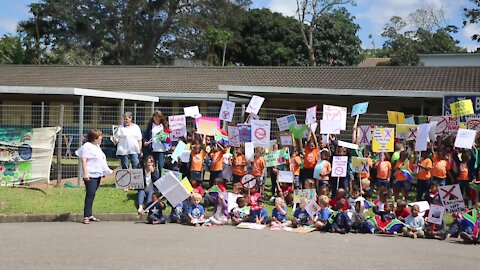 SOUTH AFRICA - Durban - School protest against cellphone tower (Videos) (8AN)