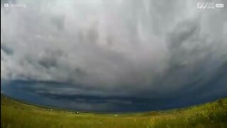 La formation d'une tempête filmée en vidéo accélérée