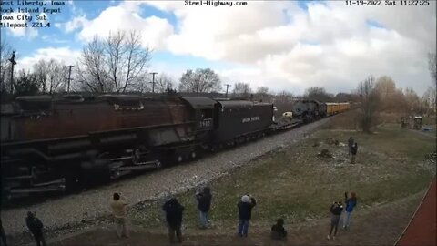 EB UP Heritage Donation Special on Iowa Interstate at West Liberty, IA on November 19, 2022