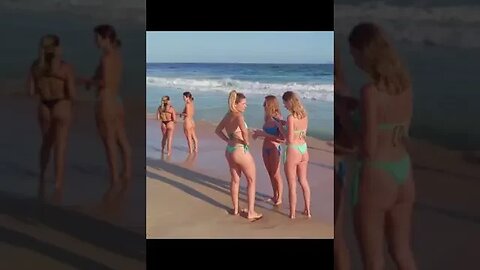 INDIA: BEACH BIKINI TRENDS FOR SUMMER 2023 - GIRLS SWIMWEAR - RESEARCH WALKING ON THE BEACH #shorts