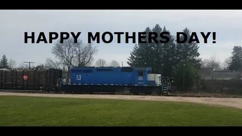 This Lone SD40-2 Is Pulling A Super Long (80+ Cars?) Freight Train On Mothers Day! | Jason Asselin