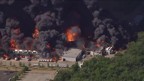 Illinois chemical plant explosion, fire prompt evacuations