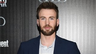 Chris Evans Hopes Tom Brady Doesn’t Support Trump