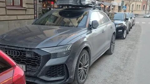 [8k] Audi RSQ8 with skibox and trailer hitch, world's best wintercar? 😎