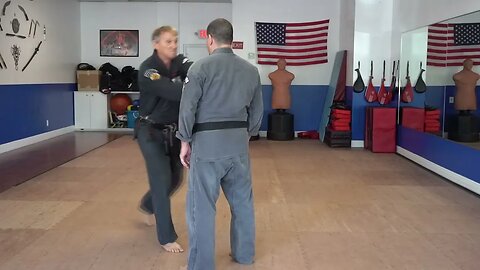 An example of the American Kenpo technique Cross of Death