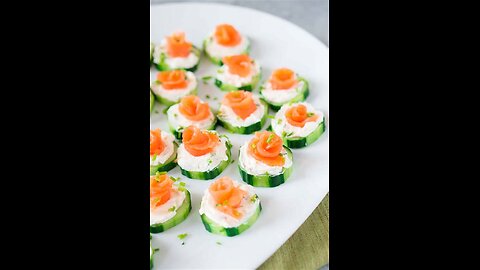 Smoked Salmon, Cucumber, and Blue Cheese: A Keto Flavor Explosion