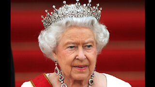 Fascinating facts about Queen Elizabeth’s fashion