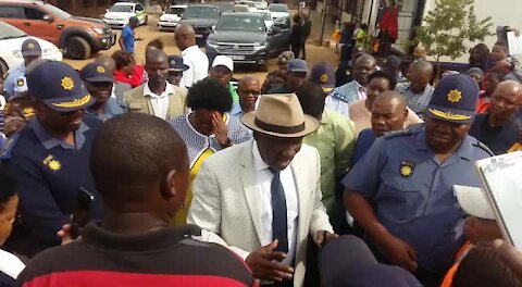 SOUTH AFRICA - Pretoria - Bheki Cele visits school (videos) (YKk)