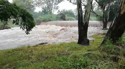 Rain causes flash flooding in Johannesburg (CCe)