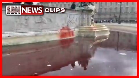 The Victoria Memorial Fountain Outside Buckingham Palace in London Vandalized - 3250