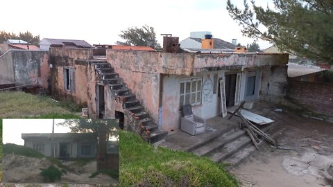 Casa de laje e terraço de frente para o mar abandonada em Imbé/RS