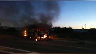 SOUTH AFRICA - Cape Town - Bus set alight in Mfuleni housing protest (Video) (rMW)