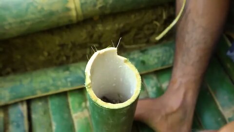 Bamboo huts and clay fireplaces on cliffs. ~20