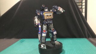 Mu Model G1 Soundwave Part 3: The torso and final assembly