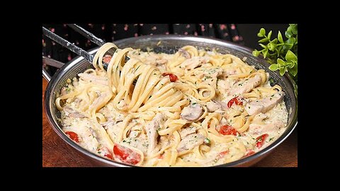 All family's favourite pasta recipe! I cook every weekend! Pasta with chicken!