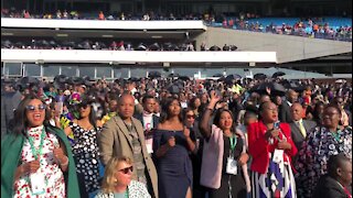 SOUTH AFRICA - Pretoria - Presidential Inauguration - Crowds in the stadium (video) (dj3)