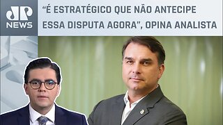 Flávio Bolsonaro não disputar eleições para prefeito do RJ é estratégia? Vilela comenta