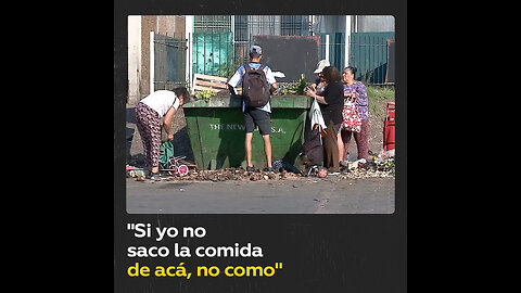 Habitantes de Buenos Aires buscan comida entre la basura para sobrevivir