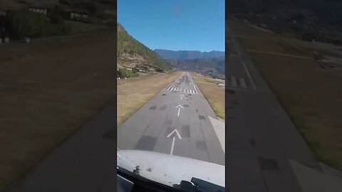 😳Crazy Mountain Landing🏔️Airbus A320