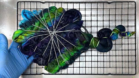 How to Tie Dye - Pattern #556 - Airplane Fold Mandala with Sinew by Kulay Artificial Sinew (HWI)