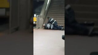 Intervention musclée: Face à la justice après avoir frappé un constable de la STM