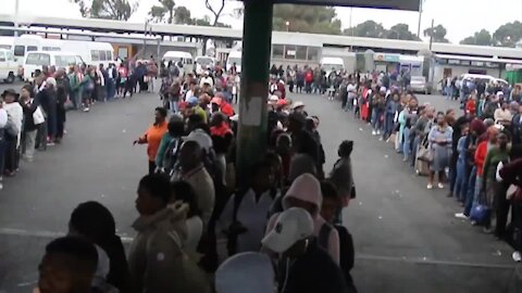 Bus strike leaves Cape Town commuters frustrated (QWy)