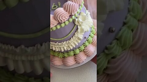 Package a cake with me ✨🎀 i’m honestly a sucker for cute packaging 😫