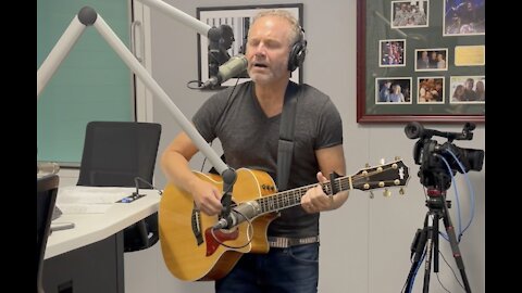 John Ondrasik of Five for Fighting Performs at The Sean Hannity Show