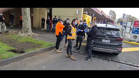 Victoria Police Getting ready back of Queen Vic Markets 22/09/21 1007hrs AEST