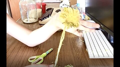 How to make pom poms