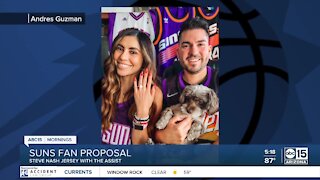 Suns fan proposes to girlfriend in Nash jersey